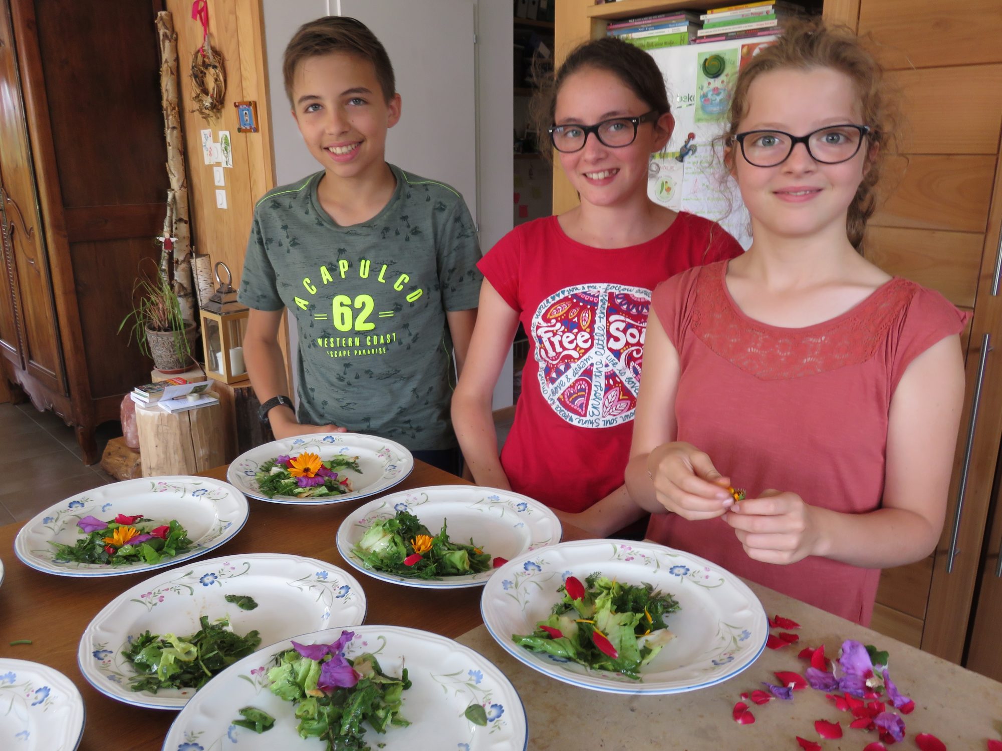 enfants cuisine plantes sauvages salades